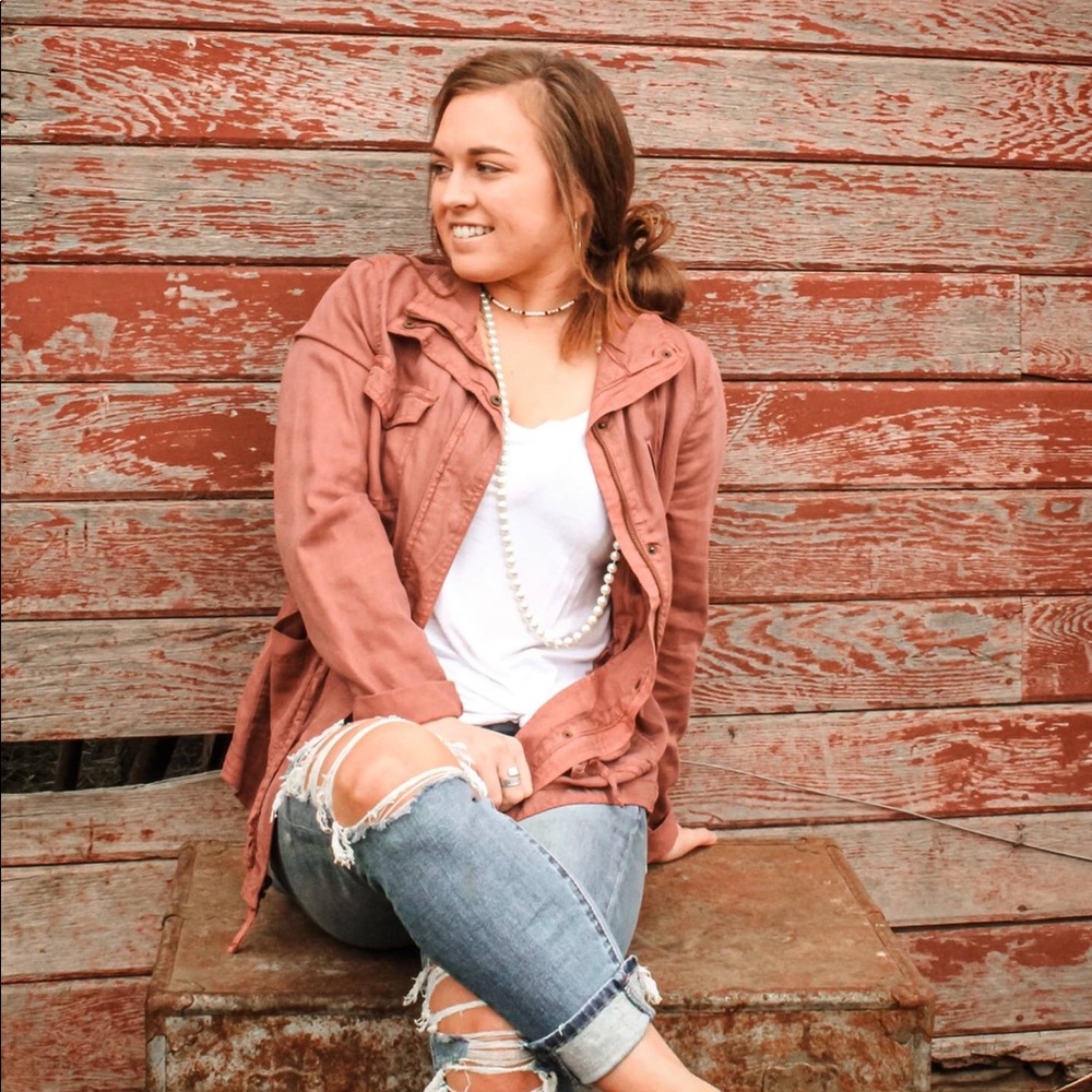Meet your Posher, Jacy